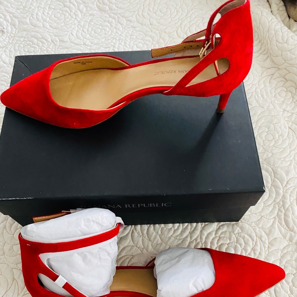Brand new original Banana Republic red